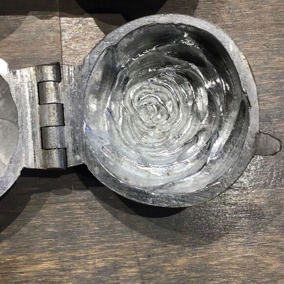 Pair of vintage molds for candy soap, or ice cream - Picture 3 of 7